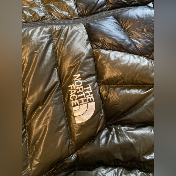 Medium Northface Summit series… original price $500 - Picture 5 of 7